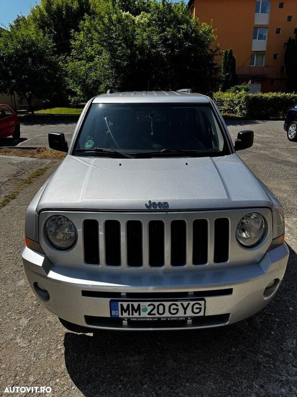 Gri Utilizat 2011 Jeep Patriot SUV | 5.750 EUR - Imagine 1/4