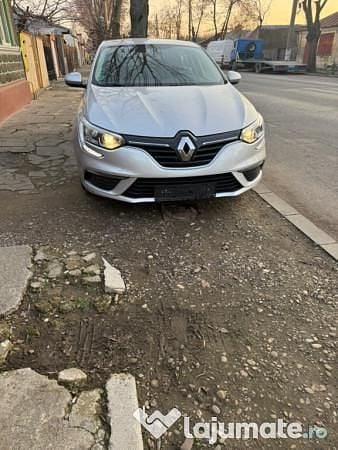 Utilizat 2017 Renault Mégane IV Break | 7.800 EUR (Preț bun) - Imagine 1/4