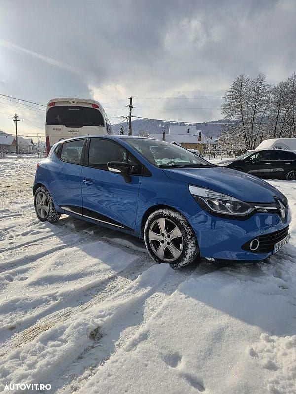 Culoarealbastru Utilizat 2014 Renault Clio IV Collection Hatchback | 5.400 EUR (Preț OK) - Imagine 1/4