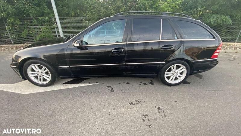 Culoarenegru Utilizat 2001 Mercedes C270 Avantgarde Break | 2.500 EUR - Imagine 1/4