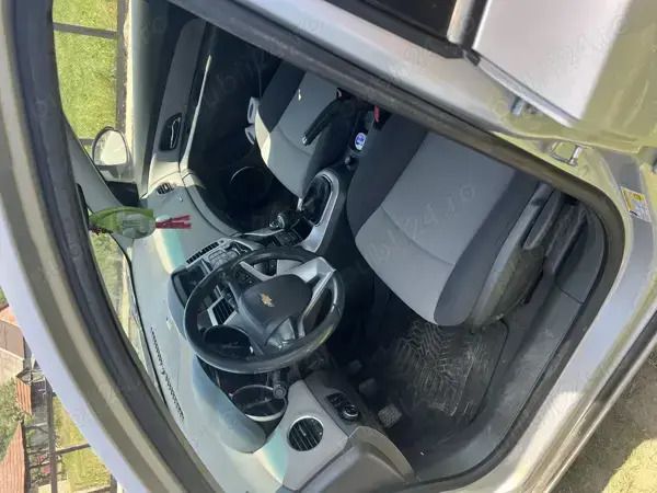 Gri Utilizat 2010 Chevrolet Cruze Berlinǎ | 3.800 EUR - Imagine 1/4