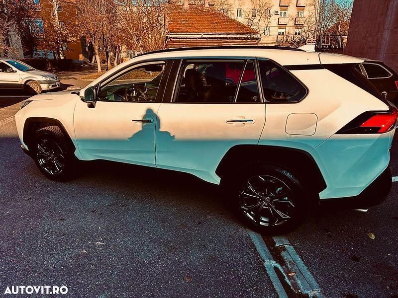 Alb Utilizat 2022 Toyota RAV4 Hybrid Luxury SUV | 35.000 EUR (Preț OK) - Imagine 1/4
