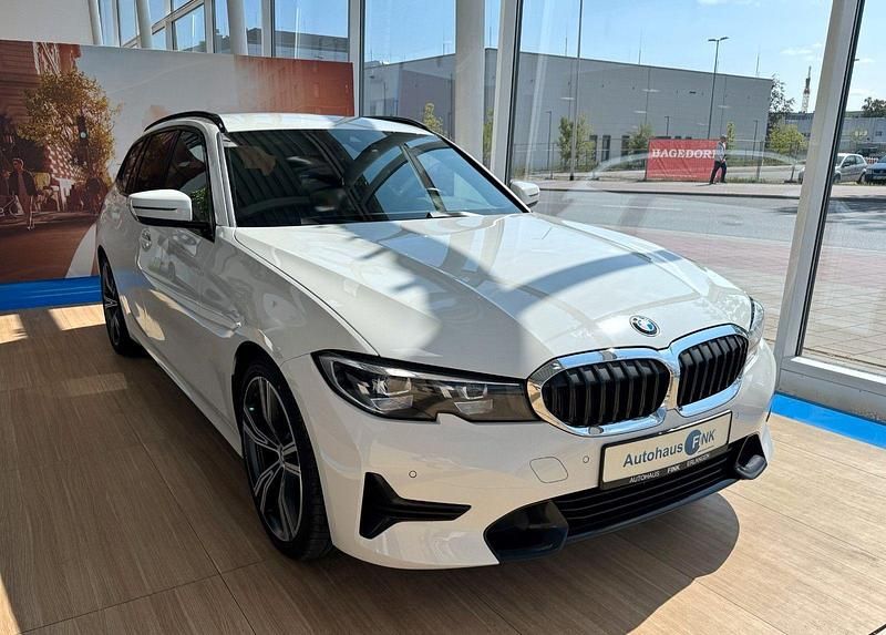 Utilizat 2022 BMW 320 Sport Line Break | 32.570 EUR (Scump) - Imagine 1/1