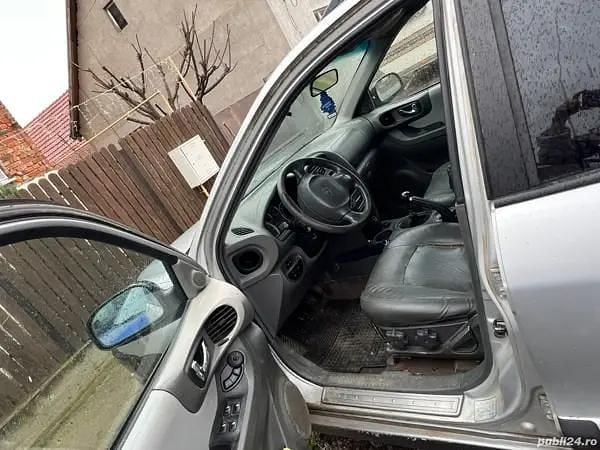Second-hand Hyundai Santa Fe 113 CP (83 kW) 2006 SUV