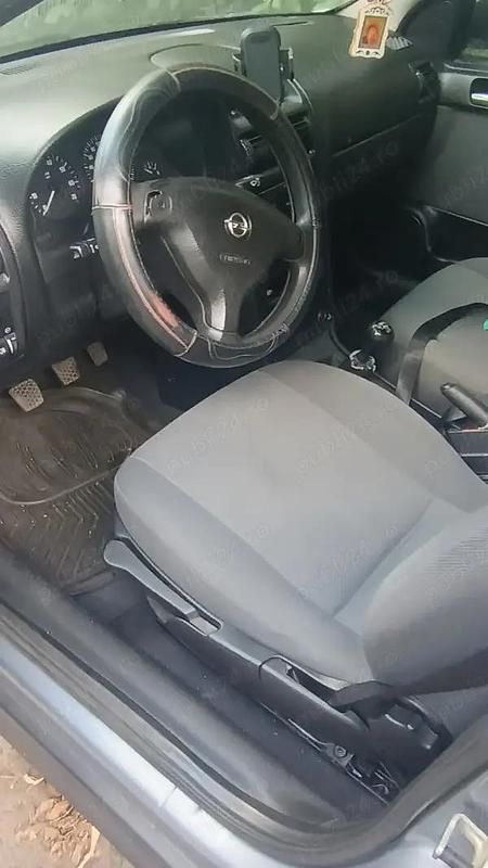 Second-hand Opel Astra 66 CP (48 kW) 2008 Gri Berlinǎ