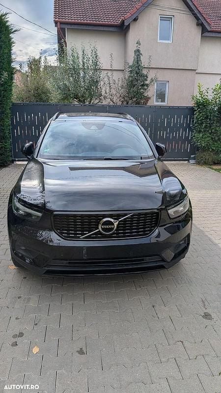 Culoarenegru Utilizat 2020 Volvo XC40 R-Design SUV | 22.900 EUR - Imagine 1/4