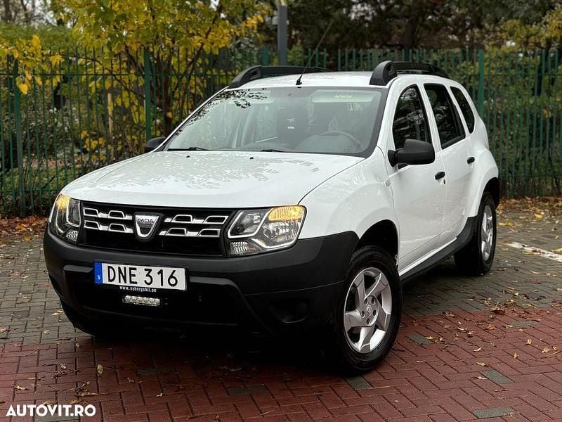Culoarealb Utilizat 2015 Dacia Duster Ambiance SUV | 6.450 EUR (Preț bun) - Imagine 1/4