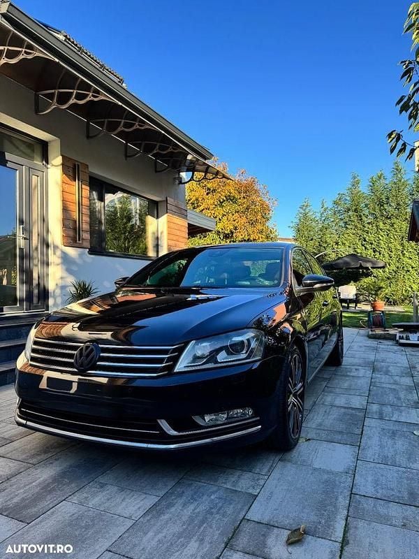Culoarenegru Utilizat 2012 VW Passat Exclusive Break | 7.900 EUR - Imagine 1/4
