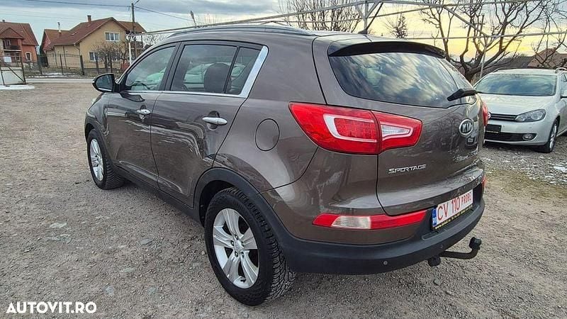 Second-hand Kia Sportage 116 CP (85 kW) 2012 Culoaremaro SUV