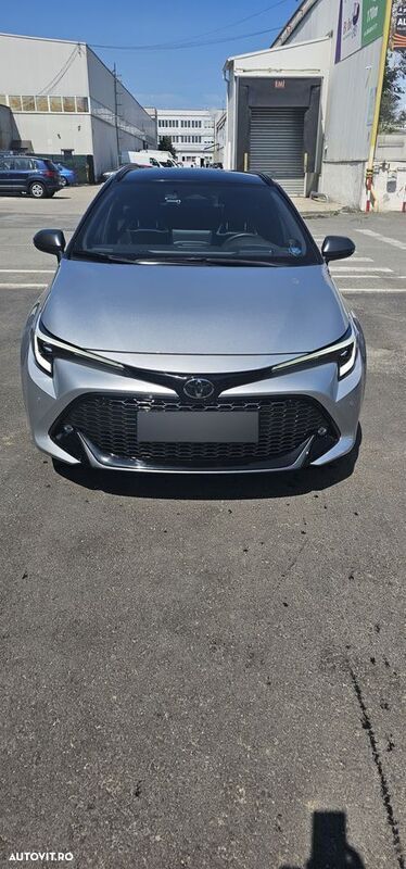 Gri Utilizat 2024 Toyota Corolla Plus Break | 32.499 EUR (Scump) - Imagine 1/4
