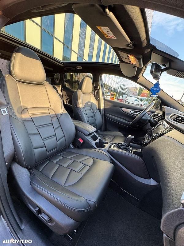 Second-hand Nissan Qashqai Tekna 160 CP (117 kW) 2019 Culoarenegru SUV