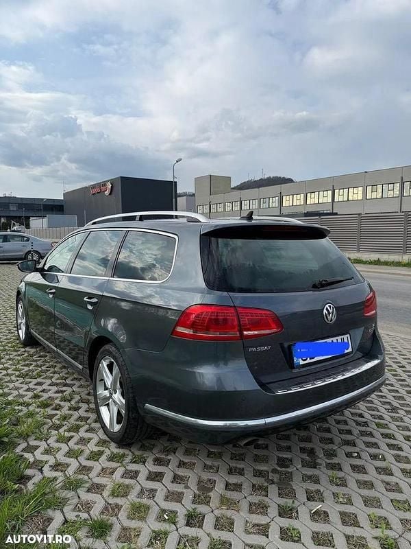 Culoaregri Utilizat 2015 VW Passat Highline Break | 6.800 EUR (Super Preț) - Imagine 1/4