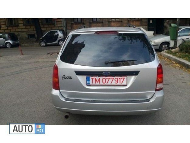 Gri Utilizat 2000 Ford Focus Break | 1.100 EUR (Preț bun) - Imagine 1/4