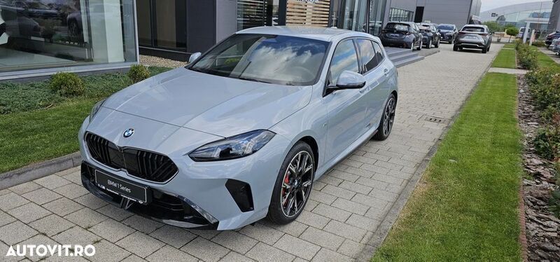Gri Nouă 2025 BMW 120 Hatchback | 49.489 EUR - Imagine 1/4