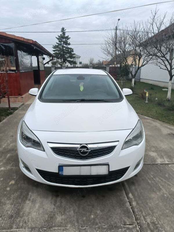 Alb Utilizat 2010 Opel Astra Hatchback | 4.450 EUR (Preț OK) - Imagine 1/4