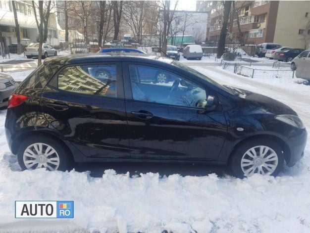 Second-hand Mazda 2 86 CP (63 kW) 2009 Negru Break
