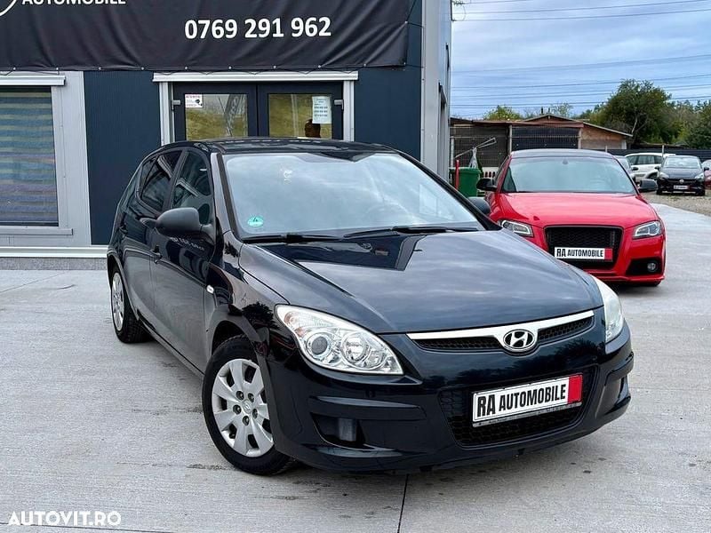 Culoarenegru Utilizat 2009 Hyundai i30 Comfort Hatchback | 2.780 EUR (Preț OK) - Imagine 1/4