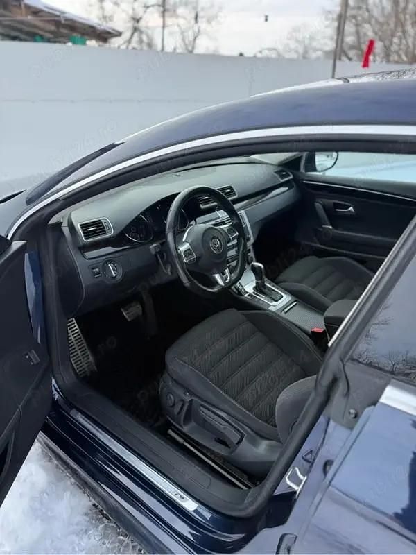 Second-hand VW Passat R-line 184 CP (135 kW) 2015 Berlinǎ