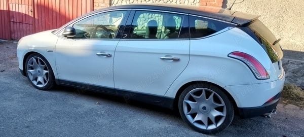 Utilizat 2010 Lancia Delta Hatchback | 3.600 EUR - Imagine 1/3