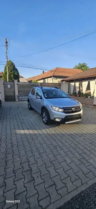 Gri Utilizat 2018 Dacia Sandero Prestige Hatchback | 8.750 EUR (Preț OK) - Imagine 1/4
