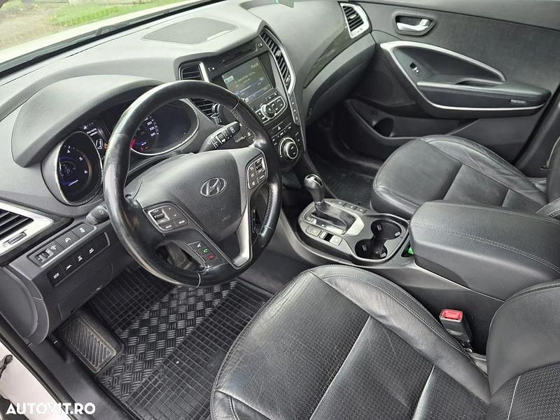 Second-hand Hyundai Santa Fe 197 CP (144 kW) 2013 Culoarealb SUV