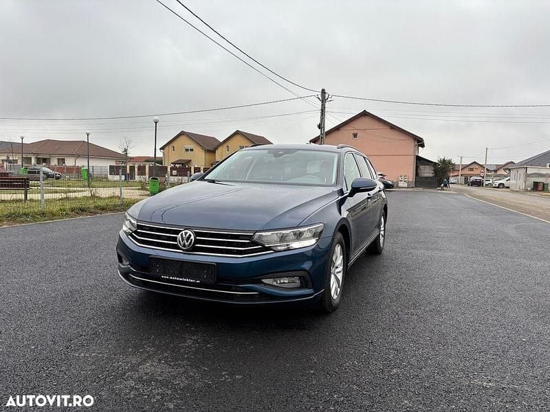 Culoarealbastru Utilizat 2020 VW Passat Comfortline Break | 13.000 EUR (Super Preț) - Imagine 1/4