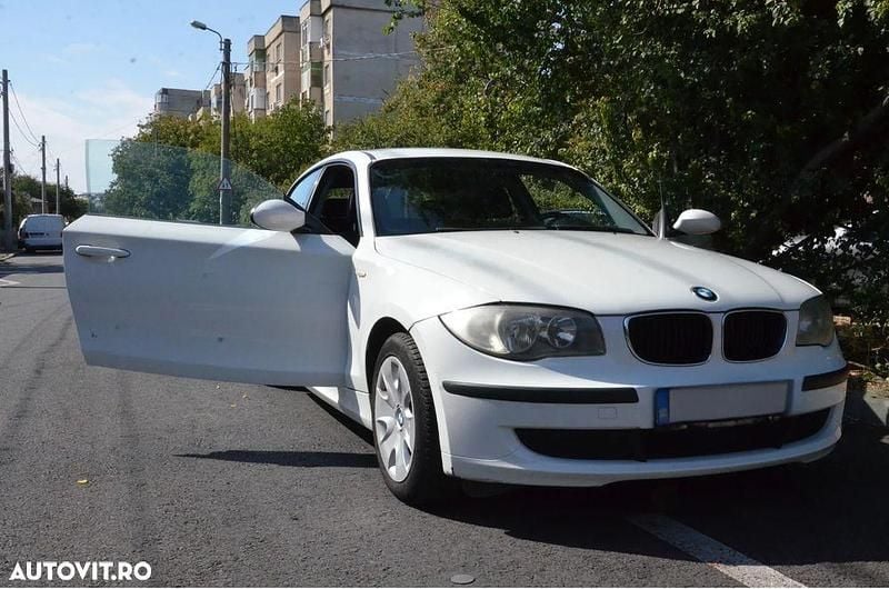 Culoarealb Utilizat 2009 BMW 116 Sport Line Hatchback | 7.500 EUR - Imagine 1/4