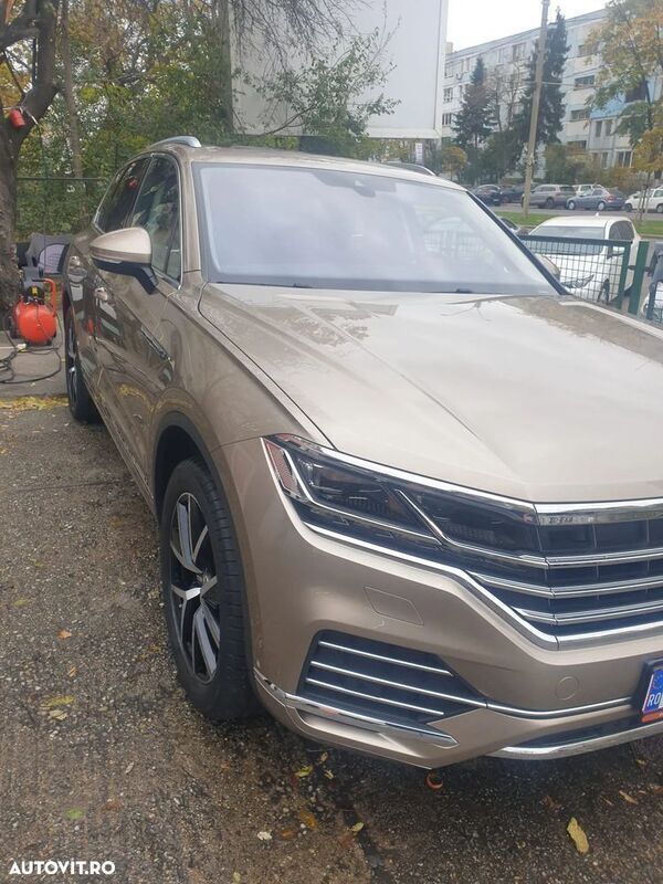 Galbeuriu Utilizat 2020 VW Touareg Atmosphere SUV | 52.250 EUR (Scump) - Imagine 1/4