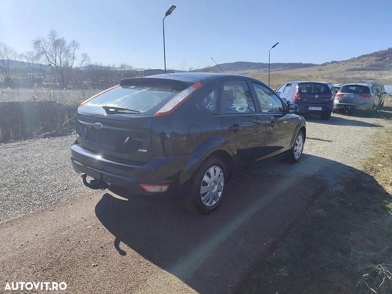 Second-hand Ford Focus Ambiente 90 CP (66 kW) 2009 Culoarenegru