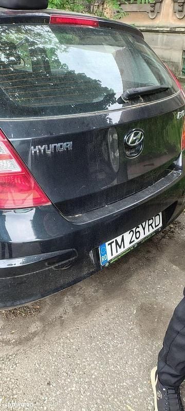 Negru Utilizat 2010 Hyundai i30 Classic | 4.300 EUR (Preț OK) - Imagine 1/4