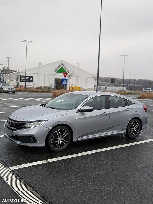 Second-hand Honda Civic Elegance 182 CP (133 kW) 2019 Culoareargint Berlinǎ