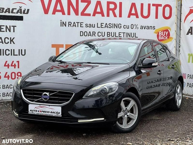 Culoarenegru Utilizat 2014 Volvo V40 Break | 7.990 EUR (Preț OK) - Imagine 1/4