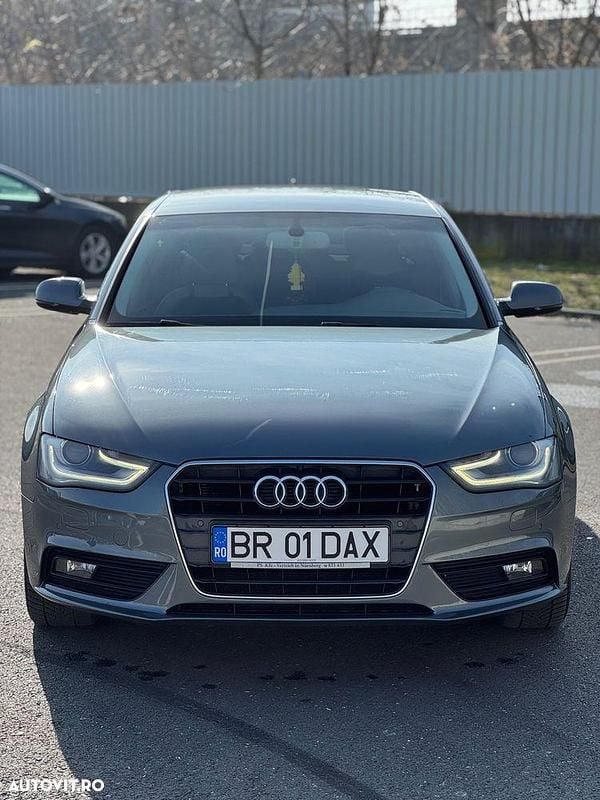 Second-hand Audi A4 143 CP (105 kW) 2015 Culoaregri Berlinǎ
