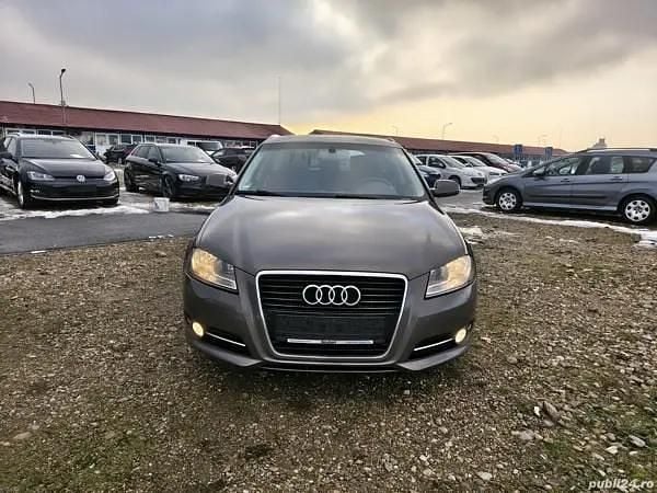 Maro Utilizat 2012 Audi A3 Hatchback | 6.590 EUR (Super Preț) - Imagine 1/4