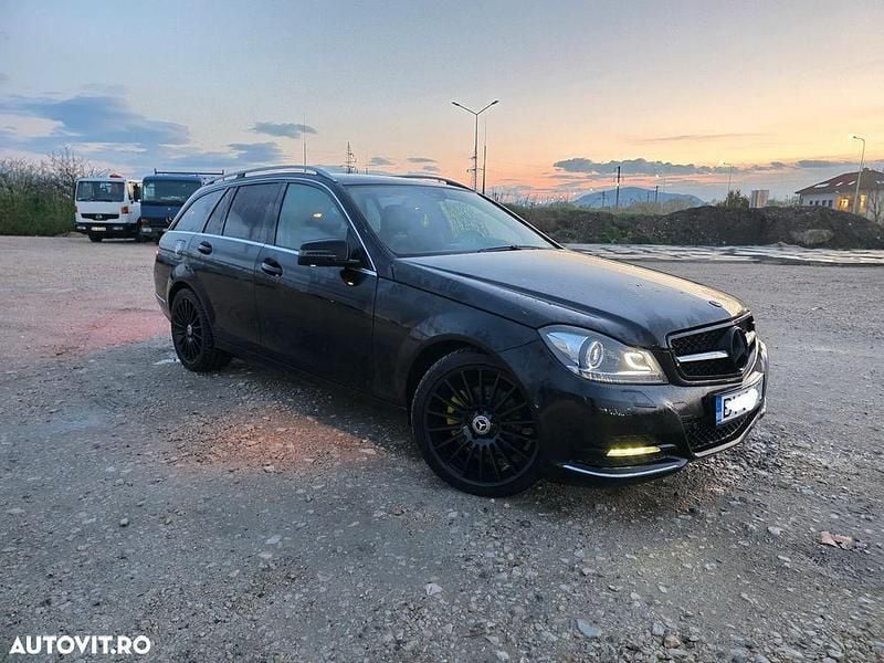 Negru Utilizat 2011 Mercedes C250 Break | 8.500 EUR - Imagine 1/4