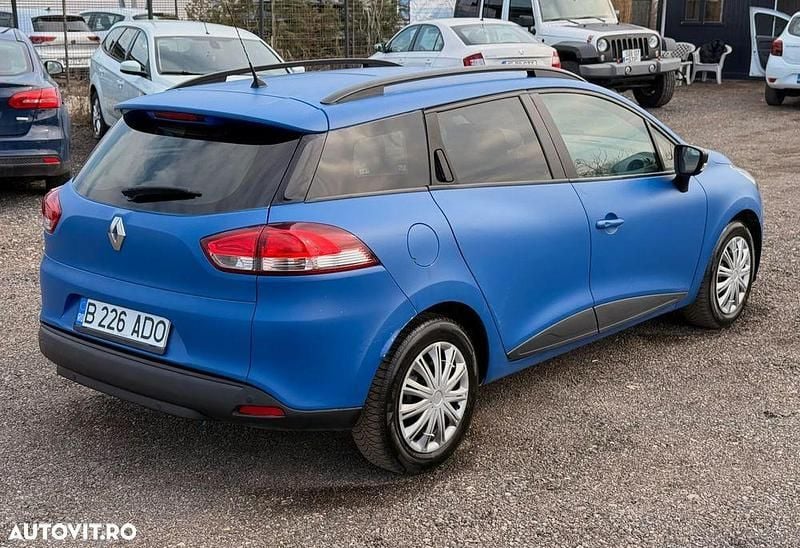 Second-hand Renault Clio GrandTour Life 75 CP (55 kW) 2018 Culoarealbastru Break