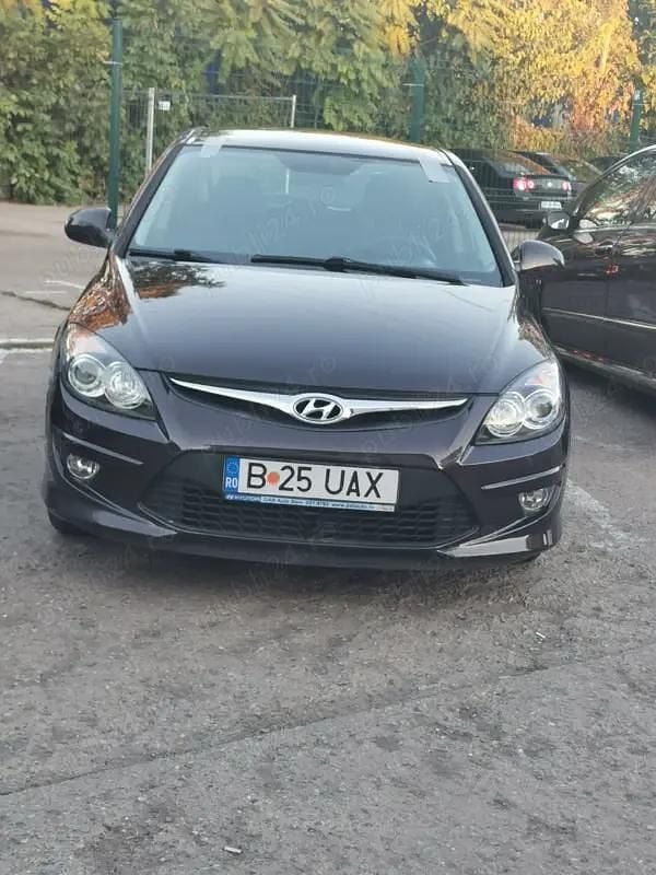 Maro Utilizat 2010 Hyundai i30 Classic Hatchback | 4.500 EUR (Preț OK) - Imagine 1/4
