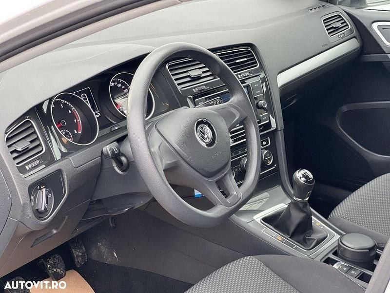 Second-hand VW Golf VIII 130 CP (95 kW) 2020 Alb Hatchback