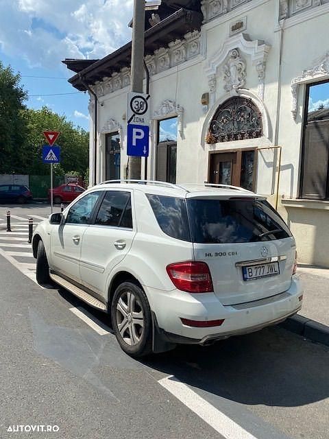 Alb Utilizat 2010 Mercedes ML300 SUV | 9.499 EUR - Imagine 1/4