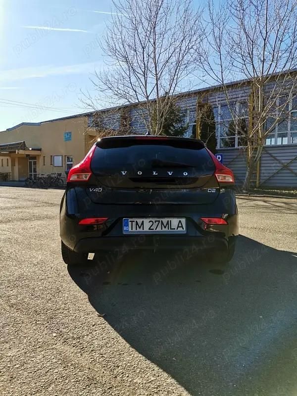 Second-hand Volvo V40 120 CP (88 kW) 2015 Negru Hatchback
