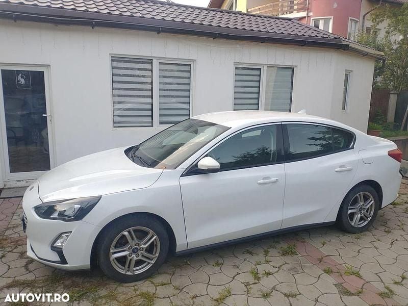 Culoarealb Utilizat 2019 Ford Focus Trend Berlinǎ | 9.200 EUR (Preț bun) - Imagine 1/4