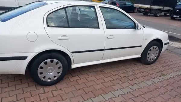 Utilizat 2005 Skoda Octavia Tour Berlinǎ | 1.750 EUR (Preț bun) - Imagine 1/4