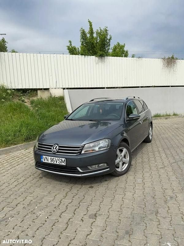 Gri Utilizat 2012 VW Passat Highline Break | 6.250 EUR (Preț OK) - Imagine 1/4