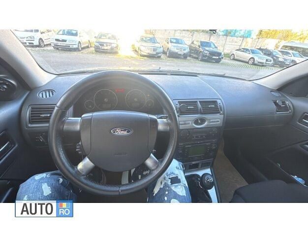Second-hand Ford Mondeo 131 CP (96 kW) 2005 Gri
