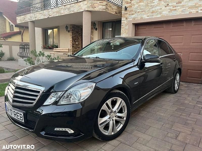 Culoarenegru Utilizat 2009 Mercedes E250 Berlinǎ | 5.950 EUR (Preț OK) - Imagine 1/4