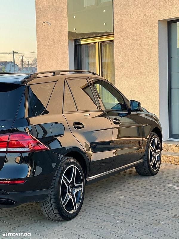 Second-hand Mercedes GLE350 AMG line 258 CP (189 kW) 2016 Culoarenegru SUV