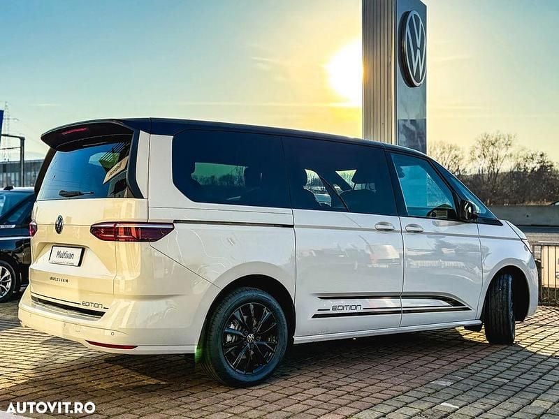 Nouă VW Multivan Life 150 CP (110 kW) 2025 Culoarealb Van