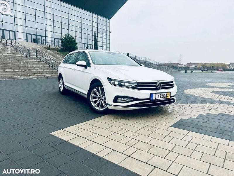 Culoarealb Utilizat 2022 VW Passat Highline Break | 14.750 EUR (Preț bun) - Imagine 1/4