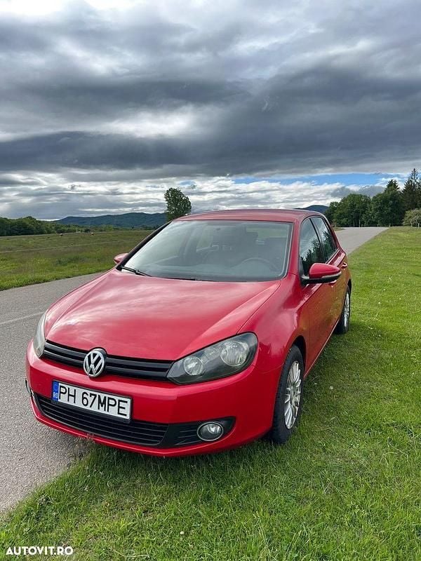 Culoarerosu Utilizat 2010 VW Golf VI Comfortline Hatchback | 3.350 EUR (Preț bun) - Imagine 1/4