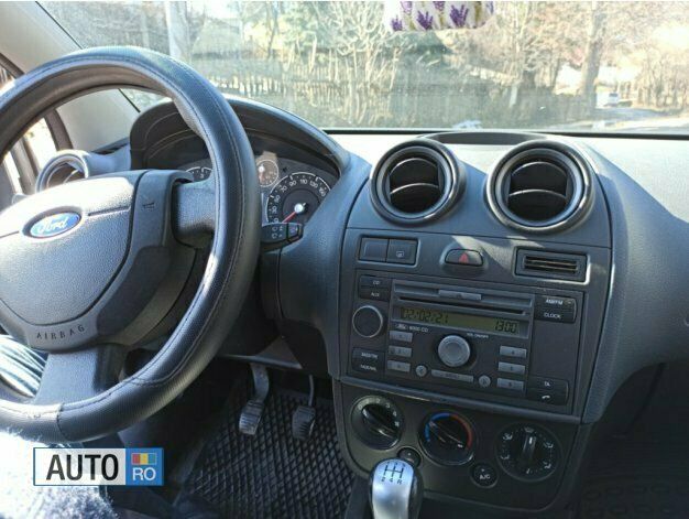 Gri Utilizat 2007 Ford Fiesta Hatchback | 1.500 EUR (Preț OK) - Imagine 1/4